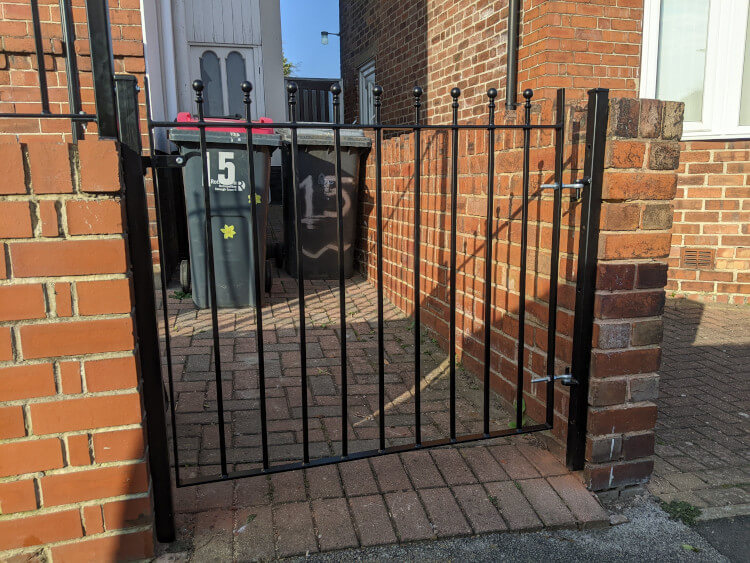 Metal Gate & Railings
